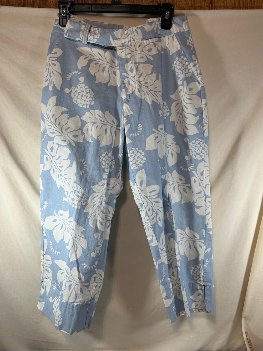 Lee Khakis Woman’s Light Blue & White Tropical Print Pants
